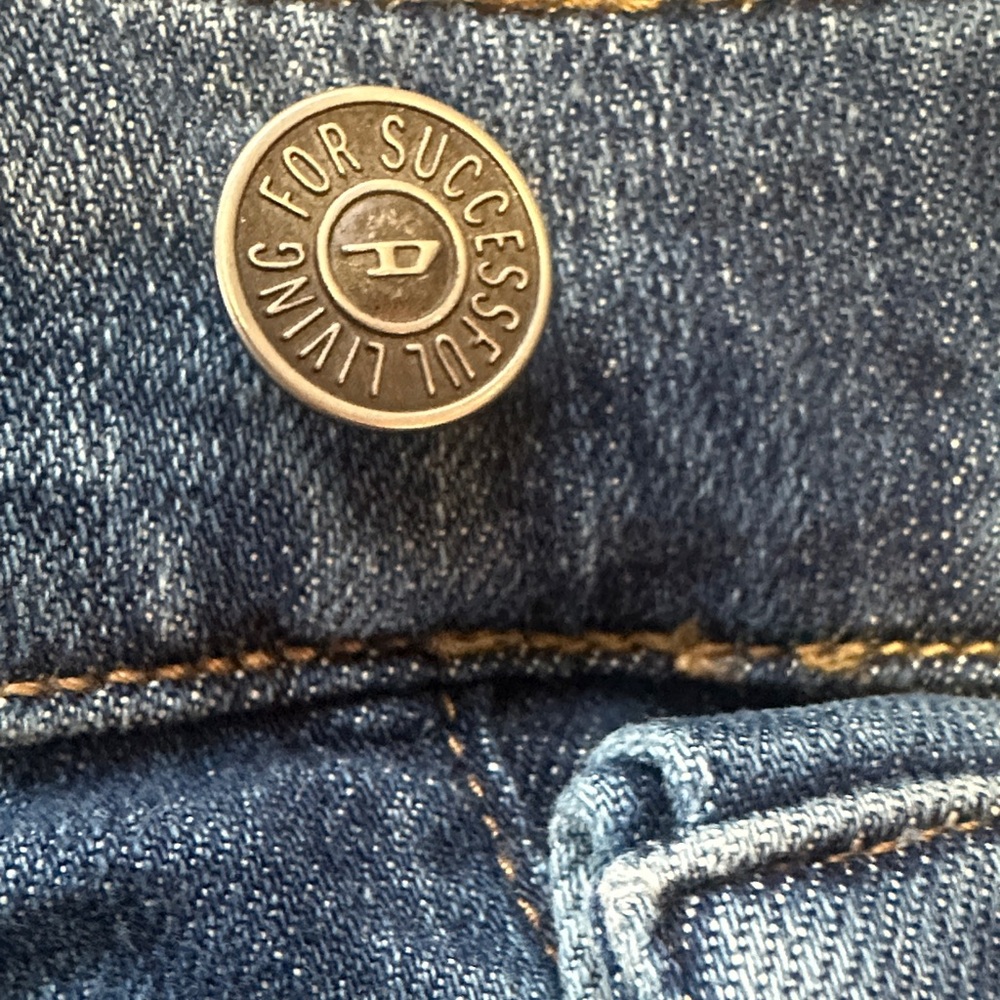 Diesel Men's Classic Indigo Straight Jeans (Nw/outT)